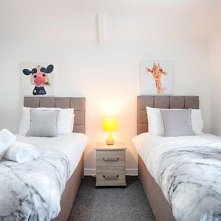 Parking, Smart Tv'S In All Rooms, Central Location スウォンジー エクステリア 写真