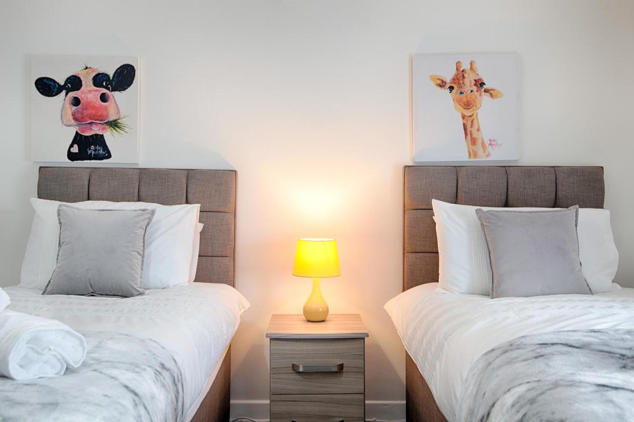 Parking, Smart Tv'S In All Rooms, Central Location スウォンジー エクステリア 写真
