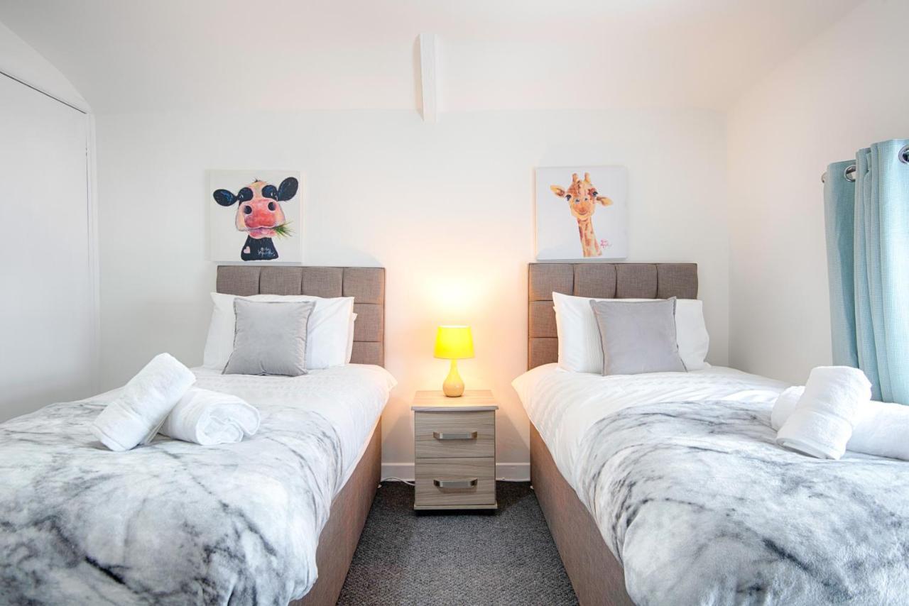 Parking, Smart Tv'S In All Rooms, Central Location スウォンジー エクステリア 写真